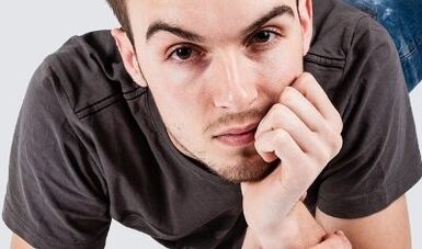 Bir adam penisini doğal yollarla büyütmek istiyor